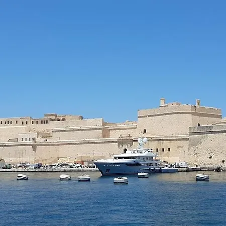 Victory In Historic Birgu, A Touch Of Maltese Tradition By 360 Estates Birgu