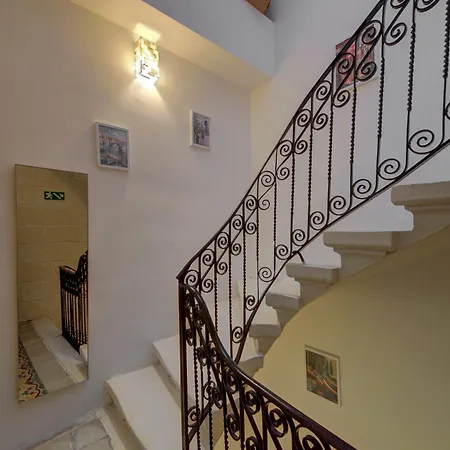 Lejlighed Victory In Historic Birgu, A Touch Of Maltese Tradition By 360 Estates