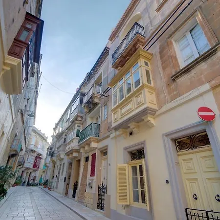 Victory In Historic Birgu, A Touch Of Maltese Tradition By 360 Estates *